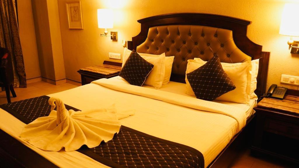 Hotel Neelam The Glitz Calangute Exterior foto